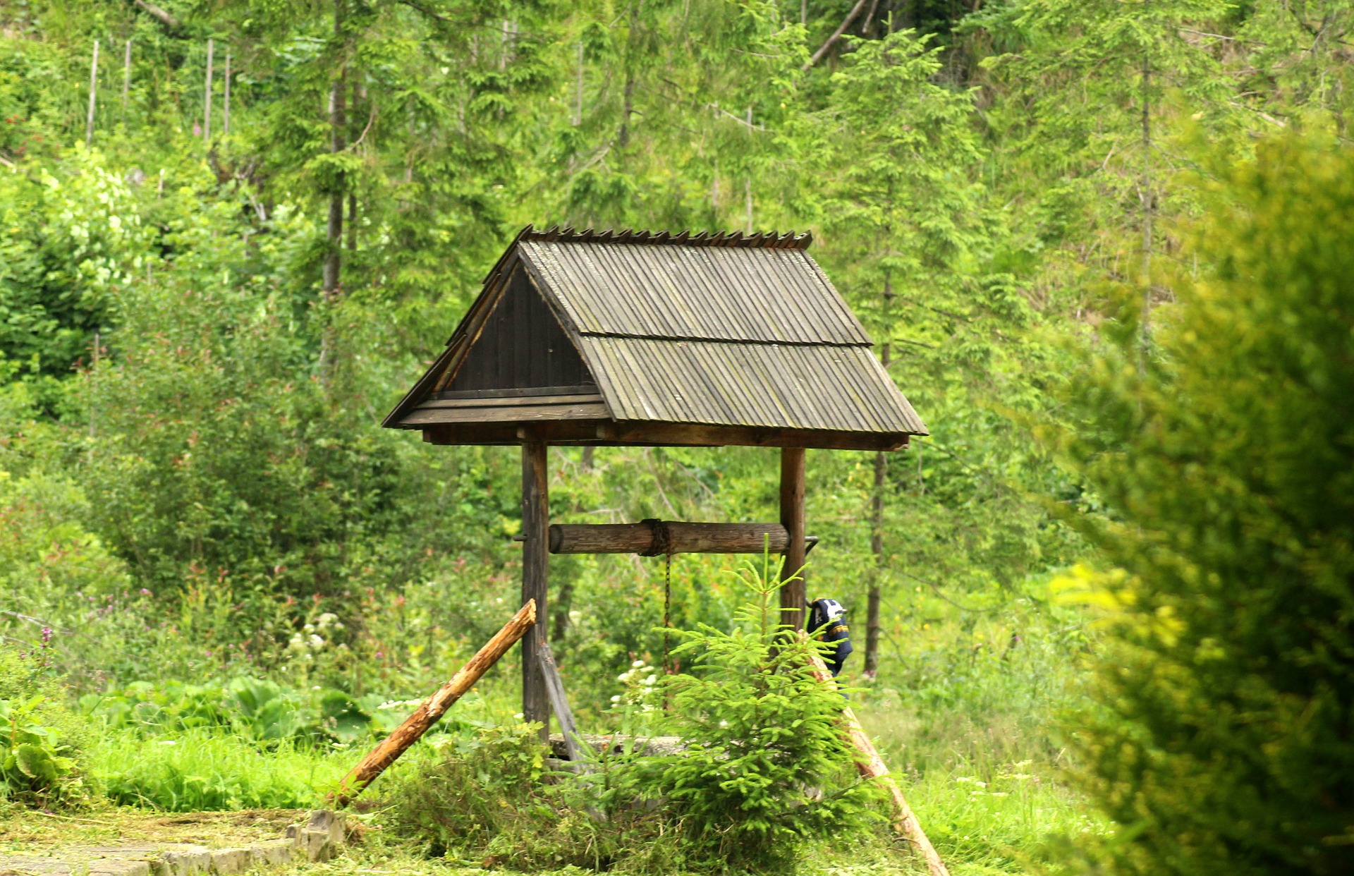 криниця з дашком